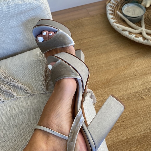 Neiman Marcus Brand New Lola Cruz Velvel and Satin Platforms Sandals 7 sexy! ♥️ - Picture 6 of 9